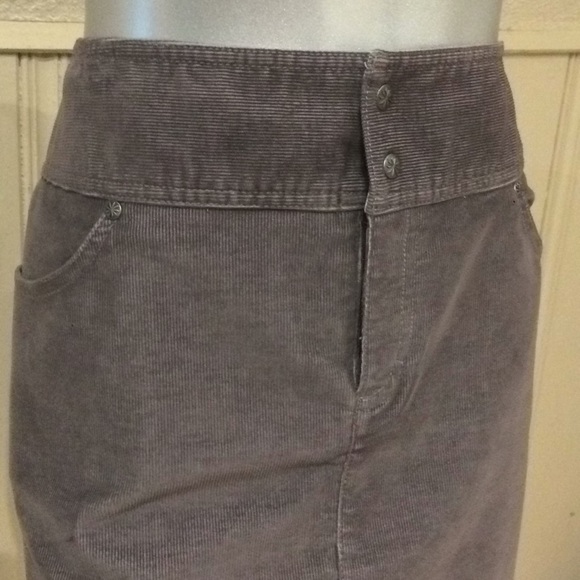 Athleta Corduroy Skirt with Zipped Pockets - Picture 5 of 7